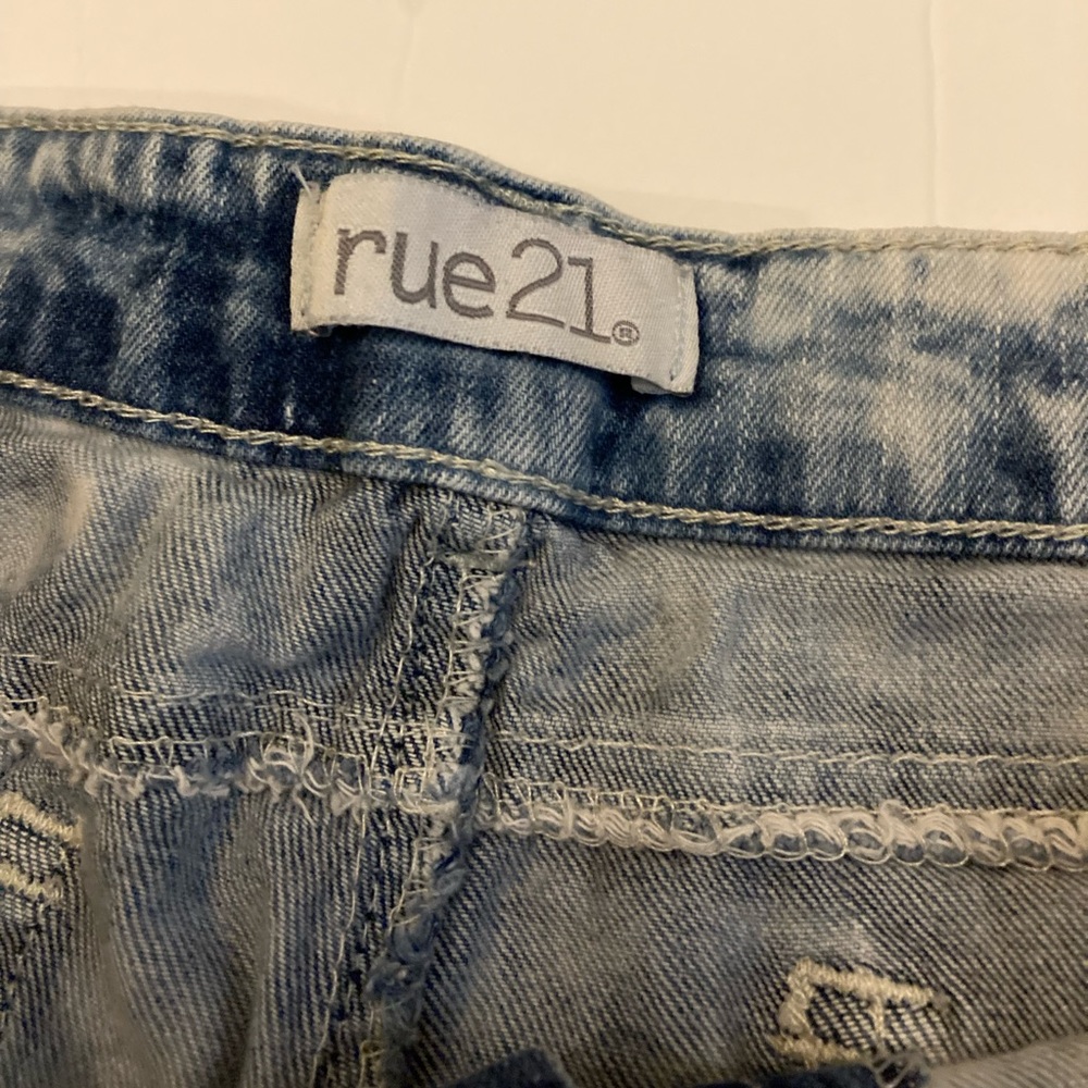 Ladies Shorts bundle (old navy boyfriend) & Rue 21. Y2K for sure ⭐️.Both size 14 - Picture 13 of 16